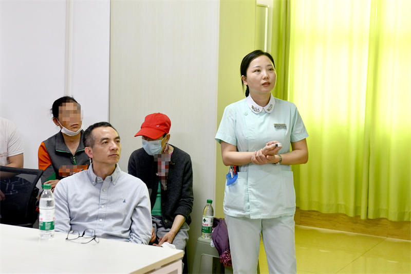 血液内科护士长吴书芹科普慢粒日常护理3.JPG